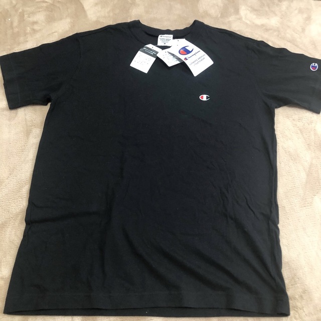 Champion(チャンピオン)の新品  Champion チャンピオン M 半袖 Tシャツ ワンポイント 黒 メンズのトップス(Tシャツ/カットソー(半袖/袖なし))の商品写真