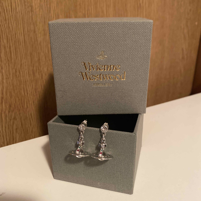 Vivienne Westwood ピアスピアス