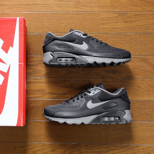 NIKE(ナイキ)のNIKE AIR MAX 90 ULTRA SE Black 27.0 メンズの靴/シューズ(スニーカー)の商品写真