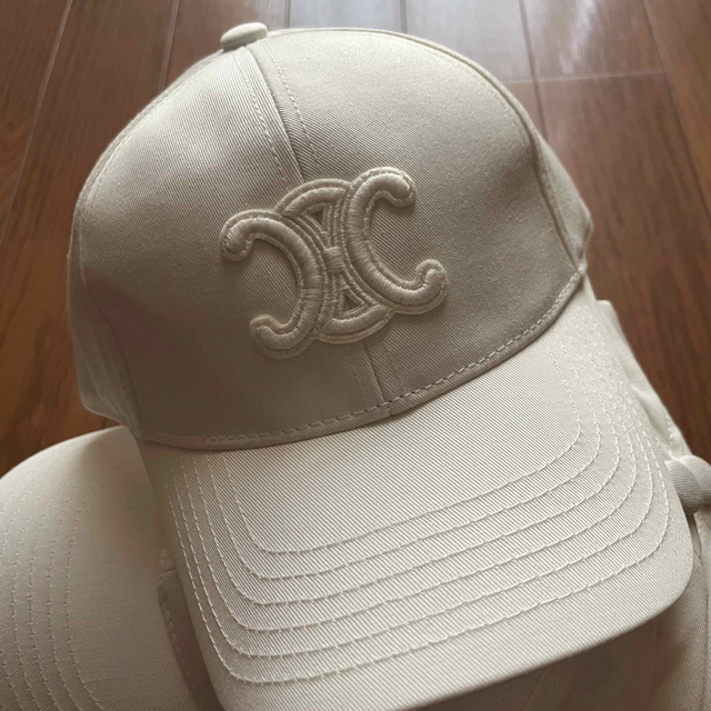 CELINE Triomphe cap ecruセリーヌ　トリオンフ　キャップ