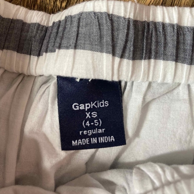 babyGAP(ベビーギャップ)のbaiya gap ギャップ　スカート　半袖　Tシャツ　ポロシャツ　黒　ボーダー キッズ/ベビー/マタニティのキッズ服女の子用(90cm~)(スカート)の商品写真