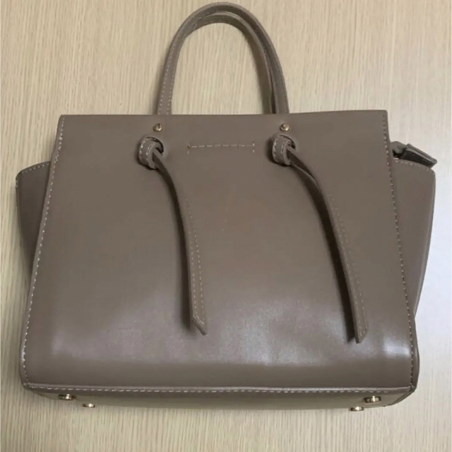 ZARA(ザラ)のZARA グレージュ　2way  バック　ハンドバッグ　ショルダーバッグ レディースのバッグ(ハンドバッグ)の商品写真