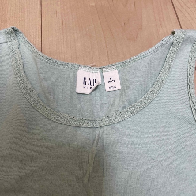 GAP Kids(ギャップキッズ)の【夏服大量出品中！】GAP タンクトップ4枚セット　120cm キッズ/ベビー/マタニティのキッズ服女の子用(90cm~)(Tシャツ/カットソー)の商品写真