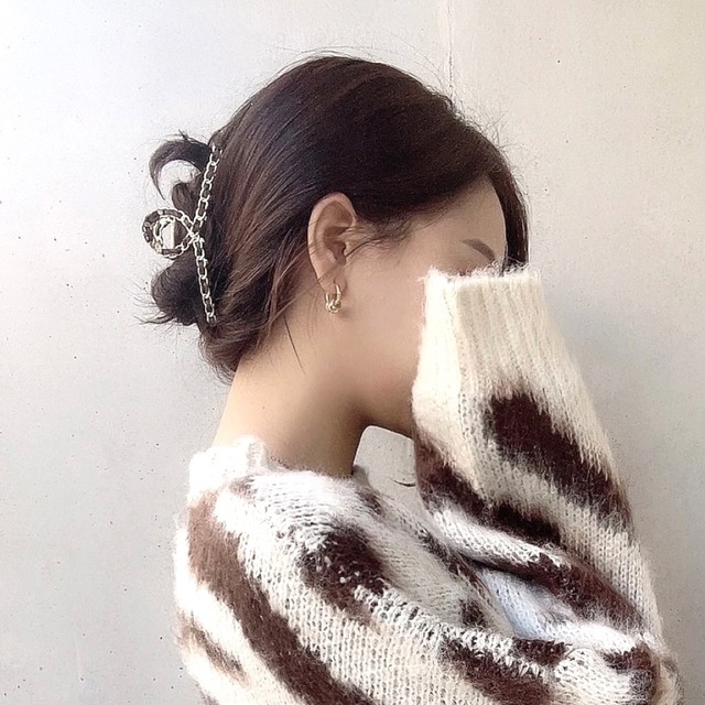 ヘアバレッタ　チェーンモチーフ　ヘアクリップ レディースのヘアアクセサリー(バレッタ/ヘアクリップ)の商品写真