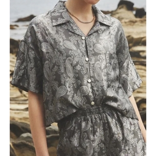 ジュエミ(JUEMI)のjuemi  Paisley Jacquard Short Shirt(シャツ/ブラウス(半袖/袖なし))