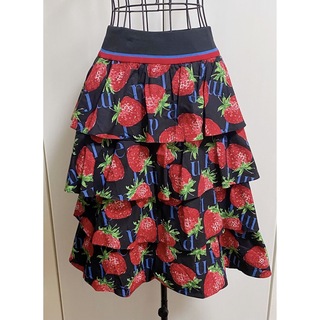 ジェーンマープル(JaneMarple)のジェーンマープルStrawberry Meets Logo ダンドールスカート(ひざ丈スカート)