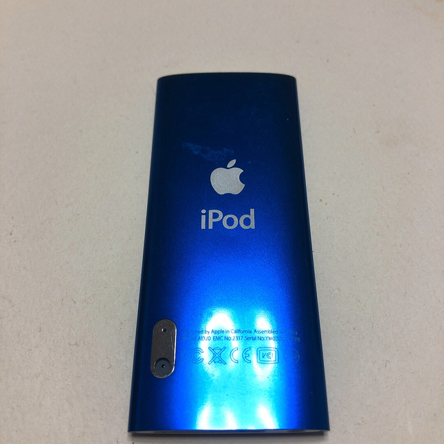 iPod(アイポッド)のiPod nano 16GB Blue スマホ/家電/カメラのオーディオ機器(ポータブルプレーヤー)の商品写真