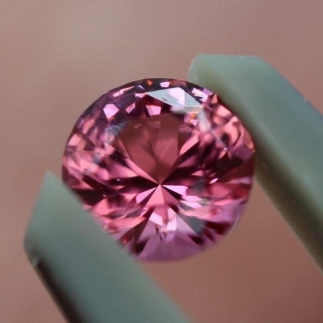 美色スピネル0.36ct / バンコクからヴィンテージ作品【ワンプライス