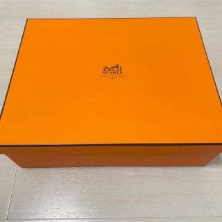 Hermes - エルメス HERMES パフュームケース レフィラブル 香水ケース 香水入れ アトマイザー 香水 小物入れ レザー オレンジ