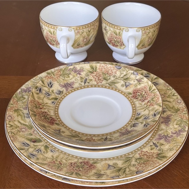 WEDGWOOD(ウェッジウッド)の【美品】ウェッジウッド★フローラルタペストリー★トリオ　ペア インテリア/住まい/日用品のキッチン/食器(食器)の商品写真