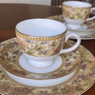 ウェッジウッド(WEDGWOOD)の【美品】ウェッジウッド★フローラルタペストリー★トリオ　ペア(食器)