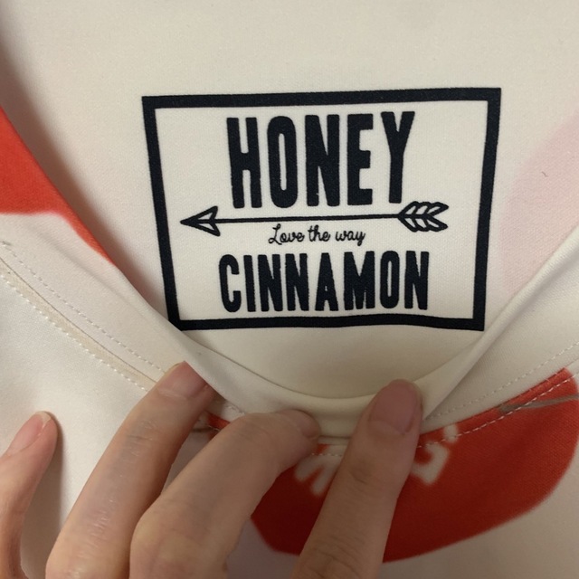 Honey Cinnamon(ハニーシナモン)のHoney Cinnamon♡総柄Tシャツ レディースのトップス(Tシャツ(半袖/袖なし))の商品写真