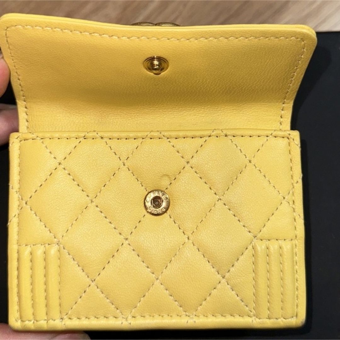 CHANEL(シャネル)のボーイシャネル 三つ折 財布 イエロー ラムスキン レディースのファッション小物(財布)の商品写真