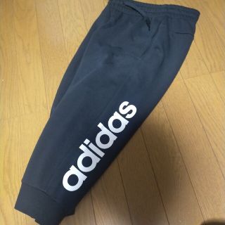 アディダス(adidas)のほぼ未使用 adidas スウェット  膝下丈 パンツ 部屋着 移動着(ハーフパンツ)