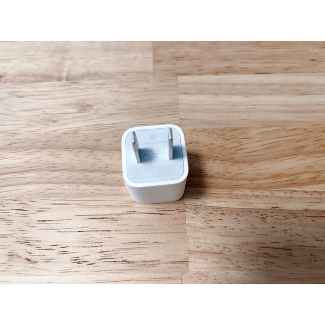 Apple(アップル)のApple純正アダプタ　USB スマホ/家電/カメラのスマホアクセサリー(その他)の商品写真