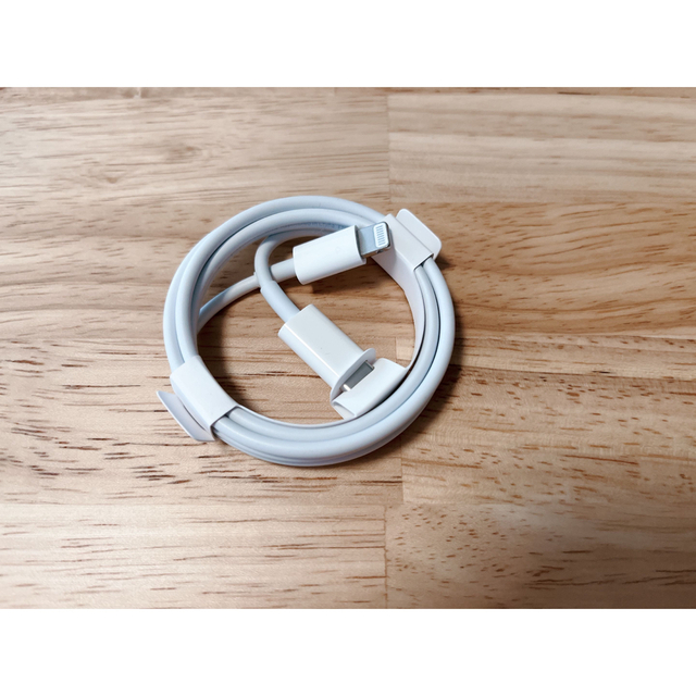 Apple(アップル)のiPhone純正ケーブル　USB-C - Lightningケーブル  スマホ/家電/カメラのスマホアクセサリー(その他)の商品写真