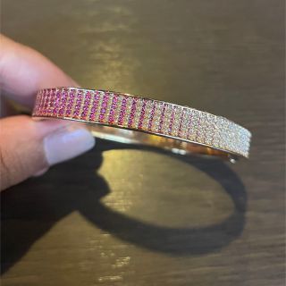 スワロフスキー(SWAROVSKI)のスワロフスキー　バングル(ブレスレット/バングル)