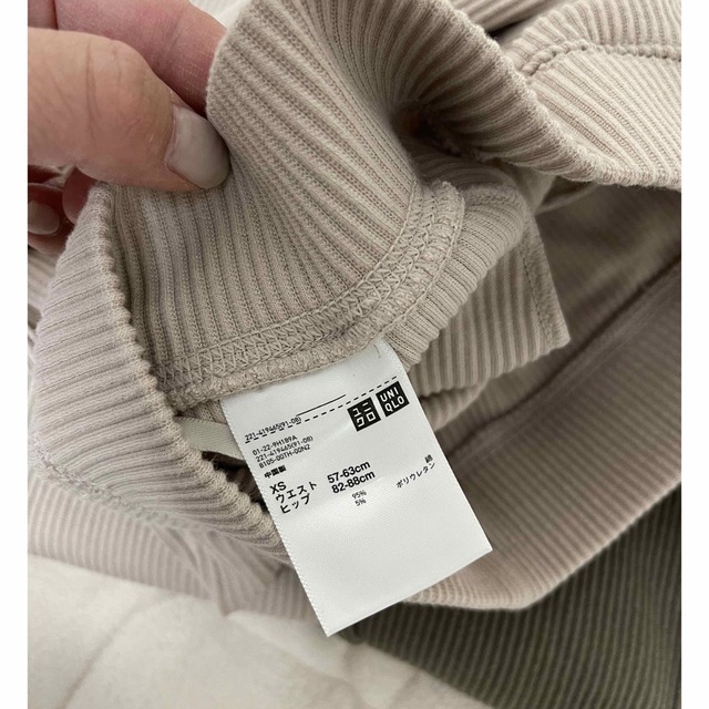 UNIQLO(ユニクロ)のUNIQLO ユニクロ　レギンス　レディース　XS カーキ　ベージュ レディースのレッグウェア(レギンス/スパッツ)の商品写真