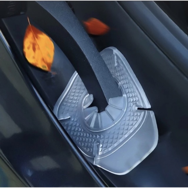 （黒2個）ワイパーアームホール保護カバー シリコン製 ワイパーガード プロテクタ 自動車/バイクの自動車(車内アクセサリ)の商品写真