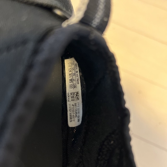 adidas(アディダス)のadidas キッズシューズ　18.5センチ キッズ/ベビー/マタニティのキッズ靴/シューズ(15cm~)(サンダル)の商品写真