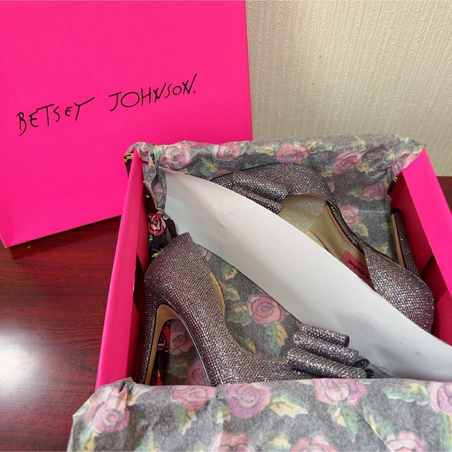 BETSEY JOHNSON(ベッツィジョンソン)のBetsey Johnson パンプス ブライダルシューズ 結婚式 レディースの靴/シューズ(ハイヒール/パンプス)の商品写真