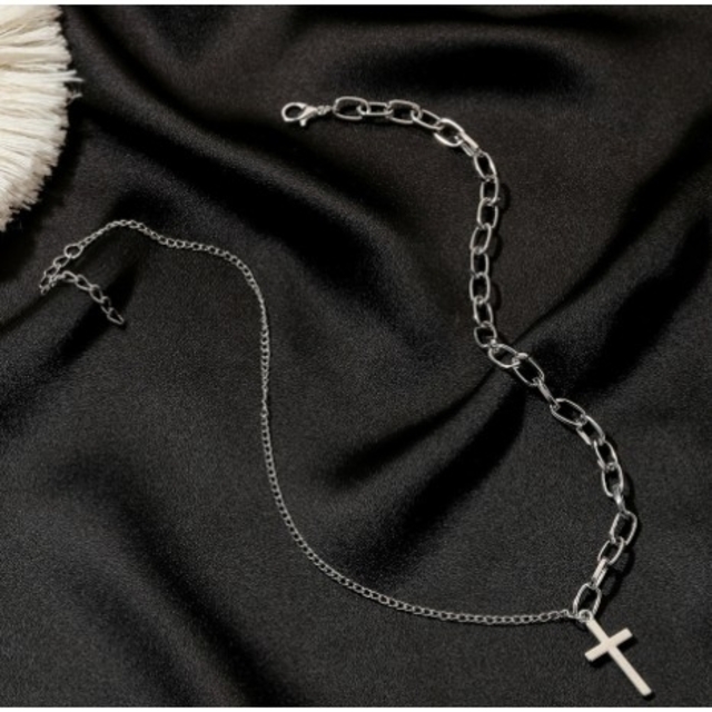新作☆クロス 十字架 ネックレス☆レディース シルバー 韓国 ファッション メンズのアクセサリー(ネックレス)の商品写真