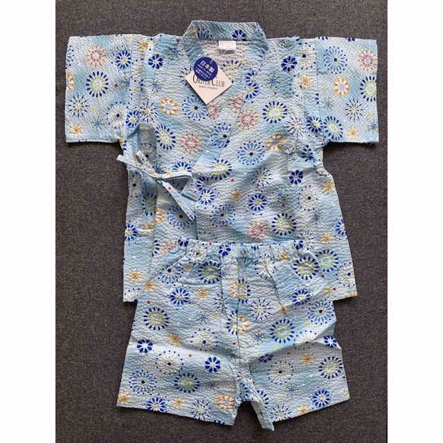 【新品】甚平　花火柄　100 キッズ/ベビー/マタニティのキッズ服男の子用(90cm~)(甚平/浴衣)の商品写真