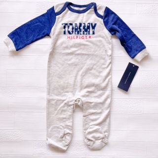 トミーヒルフィガー(TOMMY HILFIGER)の3-6m60cm 長袖　ロンパース　トミーヒルフィガー(ロンパース)