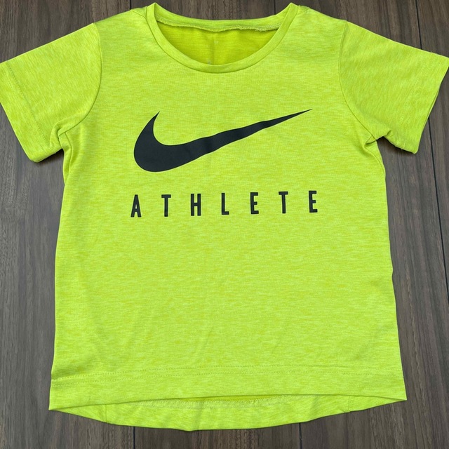 NIKE(ナイキ)のNIKE Tシャツ95センチ キッズ/ベビー/マタニティのキッズ服男の子用(90cm~)(Tシャツ/カットソー)の商品写真