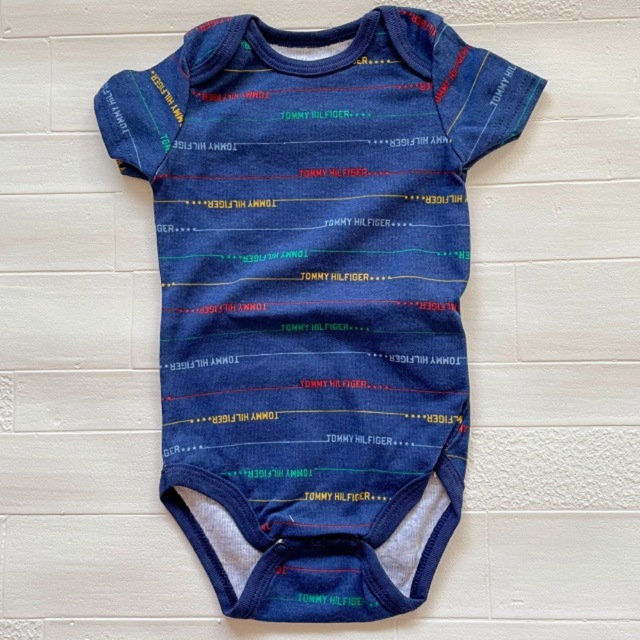 TOMMY HILFIGER(トミーヒルフィガー)の3-6m60cm 4枚セット　ロンパース　トミーヒルフィガー キッズ/ベビー/マタニティのベビー服(~85cm)(ロンパース)の商品写真