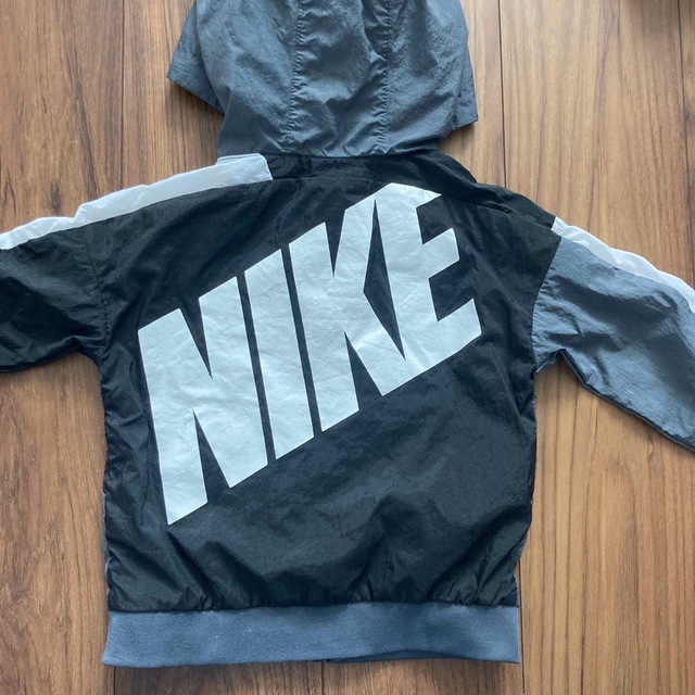 NIKE(ナイキ)のNIKE ウィンドブレーカー　値下げ キッズ/ベビー/マタニティのキッズ服男の子用(90cm~)(ジャケット/上着)の商品写真