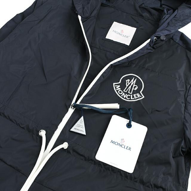 MONCLER(モンクレール)のMONCLER モンクレール レディース VEIRADE ネイビー ナイロンブルゾン イタリア正規品 新品 ネイビー レディースのジャケット/アウター(ナイロンジャケット)の商品写真