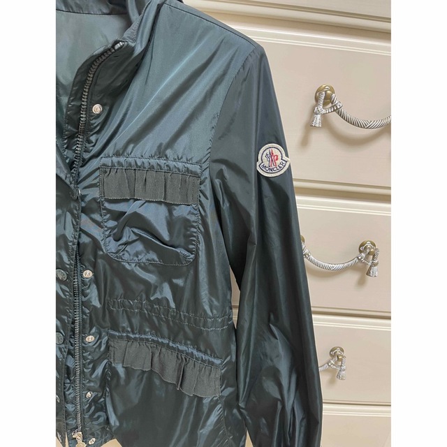 MONCLER(モンクレール)の美品モンクレール パーカー　ブルゾン　アウター 12A グリーン　緑  レディースのジャケット/アウター(ブルゾン)の商品写真