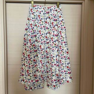 ドゥロワー(Drawer)のSHE Tokyo Alisia Flowerスカート　36シートーキョー(ひざ丈スカート)