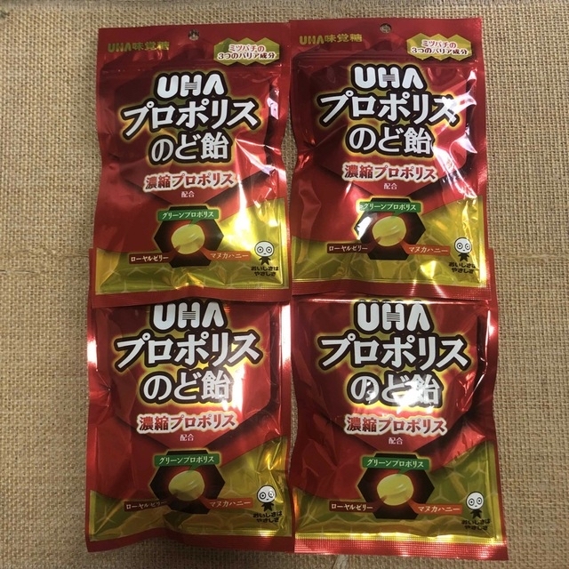 UHA味覚糖(ユーハミカクトウ)の→新品〒UHA味覚糖 プロポリスのど飴 濃縮プロポリス配合 52g 4袋 食品/飲料/酒の食品(菓子/デザート)の商品写真