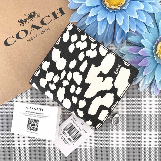 COACH(コーチ)の【新品】COACH コーチ アニマル チャーム付き 折り財布 レディースのファッション小物(財布)の商品写真
