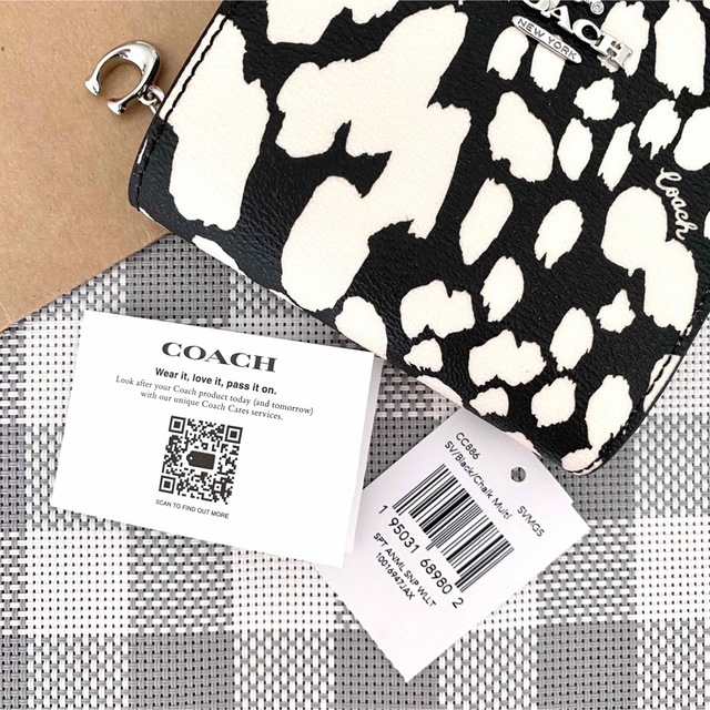 【新品】COACH コーチ アニマル チャーム付き 折り財布