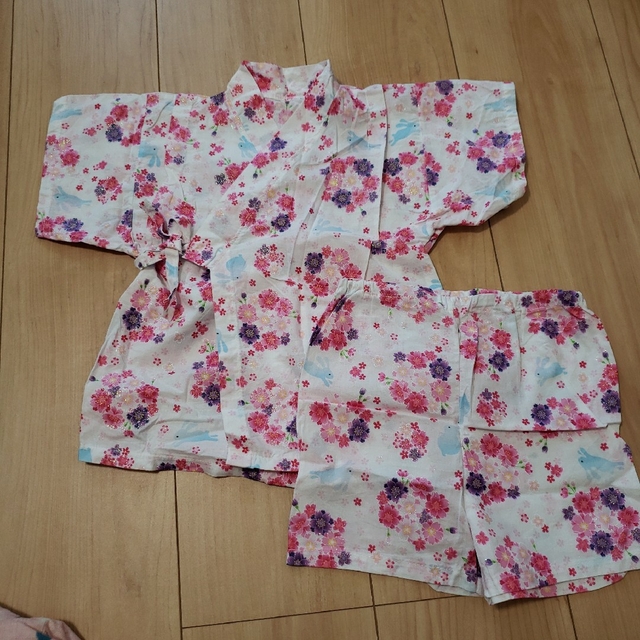 西松屋(ニシマツヤ)の甚平　浴衣 キッズ/ベビー/マタニティのキッズ服女の子用(90cm~)(甚平/浴衣)の商品写真