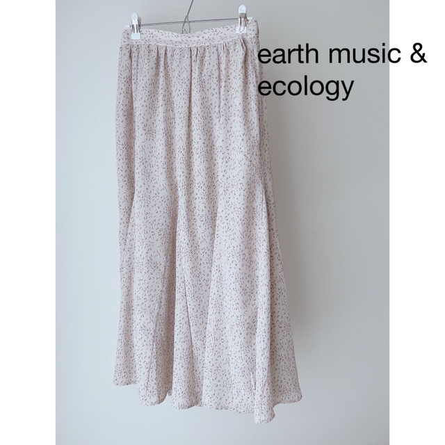 earth music & ecology(アースミュージックアンドエコロジー)の花柄ロングスカート レディースのスカート(ロングスカート)の商品写真