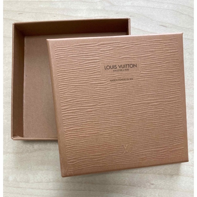 LOUIS VUITTON(ルイヴィトン)のルイヴィトン　空箱2箱（エピ柄あり） レディースのファッション小物(その他)の商品写真