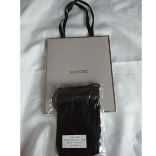 トムフォードビューティ(TOM FORD BEAUTY)の新品★トムフォード★ベロア巾着（ブラック×ゴールド）ノベルティ&ショッパー(ポーチ)