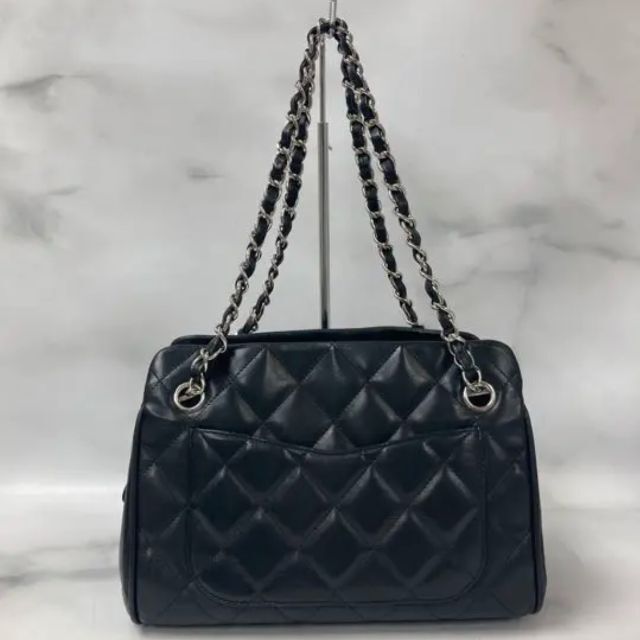 CHANEL シャネル　マトラッセ　ラムスキン　チェーンバッグ　人気　美品