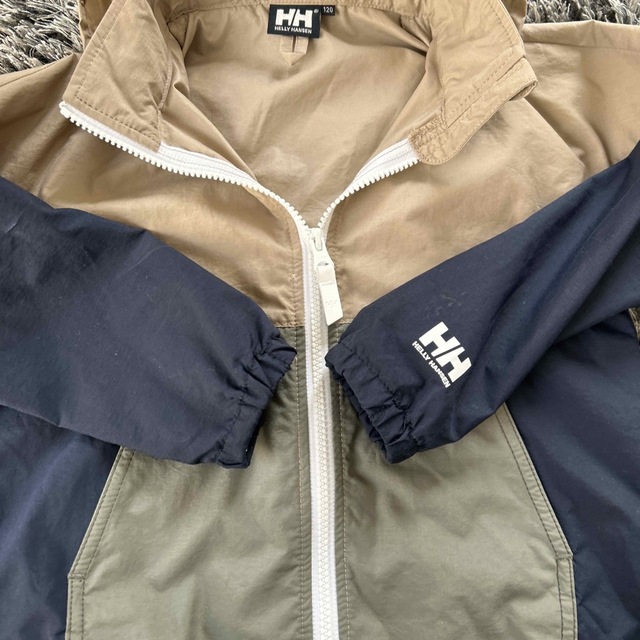 HELLY HANSEN(ヘリーハンセン)のヘリーハンセンジャケット120cm美品 キッズ/ベビー/マタニティのキッズ服女の子用(90cm~)(ジャケット/上着)の商品写真