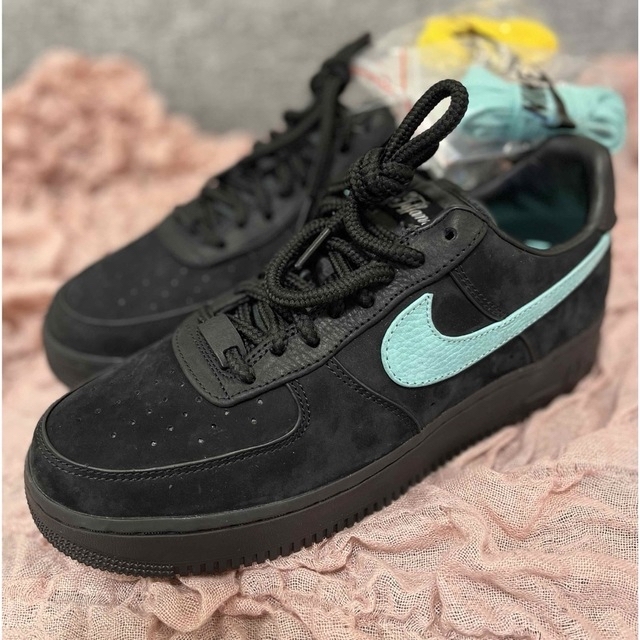 NIKE(ナイキ)のTiffany & Co. × Nike Air Force 1 Low  メンズの靴/シューズ(スニーカー)の商品写真