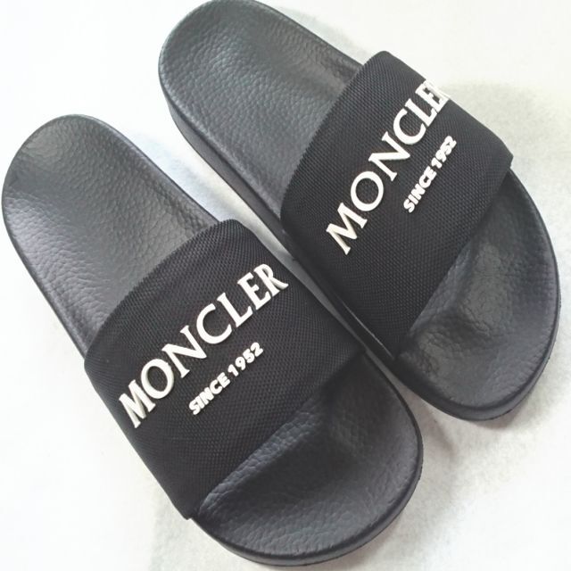 MONCLER(モンクレール)の●新品/正規品● MONCLER Basile X Sliders サンダル メンズの靴/シューズ(サンダル)の商品写真