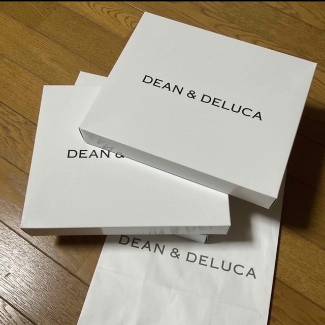 DEAN & DELUCA(ディーンアンドデルーカ)の箱入未開封 DEAN & DELUCA 蓋つきステンレスバット　ワイド  3点 インテリア/住まい/日用品のキッチン/食器(容器)の商品写真