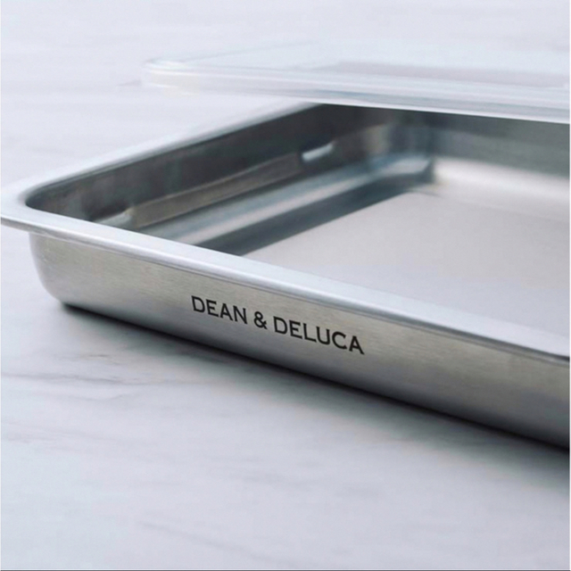 DEAN & DELUCA(ディーンアンドデルーカ)の箱入未開封 DEAN & DELUCA 蓋つきステンレスバット　ワイド  3点 インテリア/住まい/日用品のキッチン/食器(容器)の商品写真