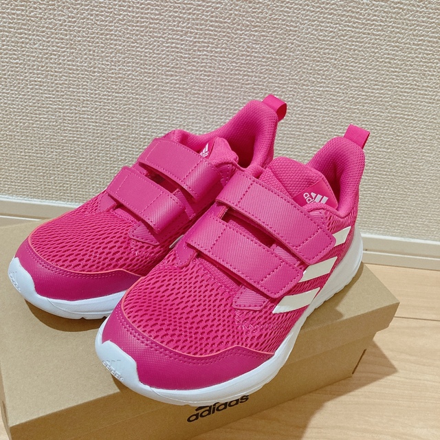 adidas(アディダス)の【adidas】キッズスニーカー サイズ20 キッズ/ベビー/マタニティのキッズ靴/シューズ(15cm~)(スニーカー)の商品写真