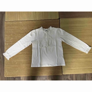 ベベ(BeBe)のBeBe ホワイト長袖シャツ　130(Tシャツ/カットソー)