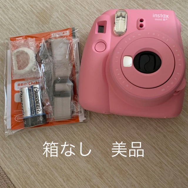 インスタックスINSTAX MINI 8+  チェキ　インスタックス　ピンク　ストロベリー